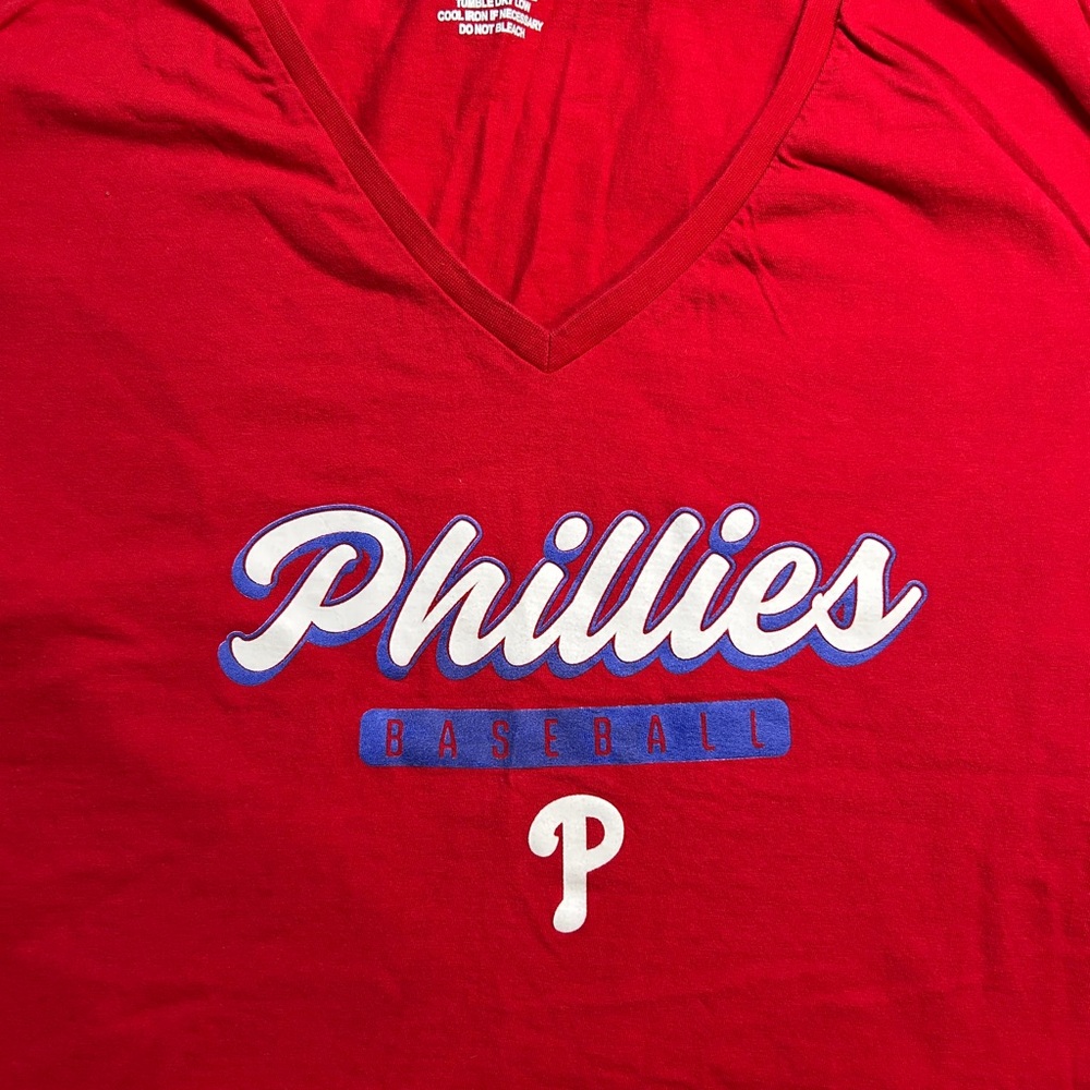 Fanatics PHILADELPHIA PHILLIES V-neck Tee - Picture 2 of 5